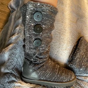 Classic Cardy Button Detailed Knit Boots